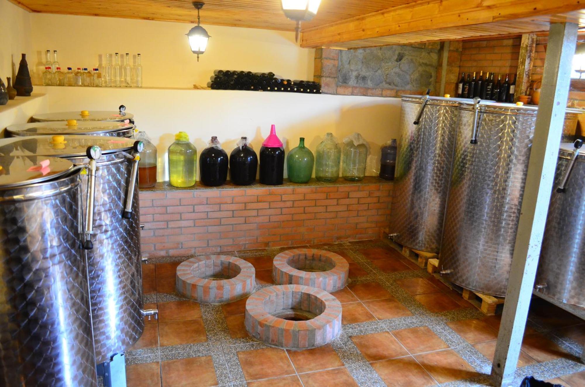Family Hotel Lago & Wine Cellar Lagodeji Exterior foto