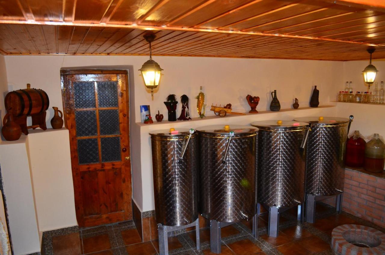 Family Hotel Lago & Wine Cellar Lagodeji Exterior foto